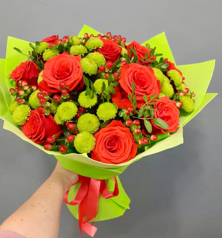 Букет цветов из: Хризантемы и Розы в Славянске-на-Кубани