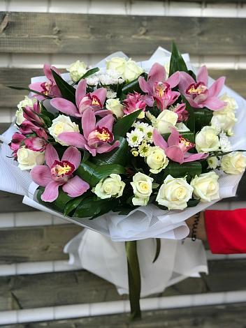 Букет цветов из: Розы и Хризантемы в Славянске-на-Кубани