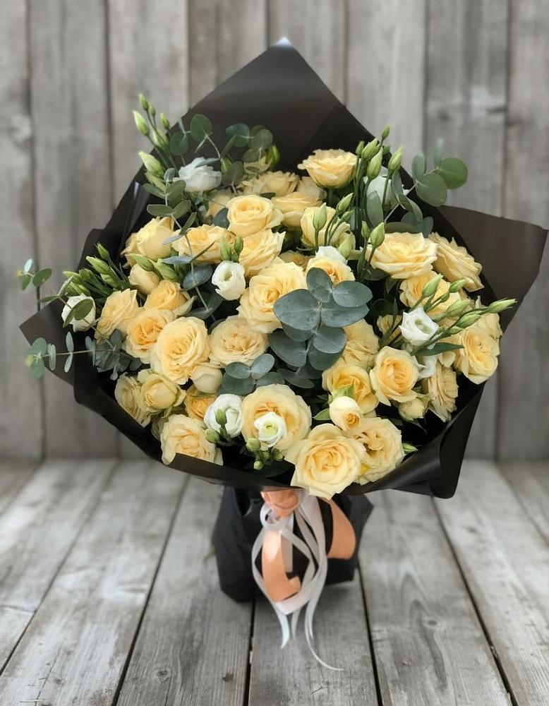 Букет цветов из: Розы и Лизиантусы в Славянске-на-Кубани