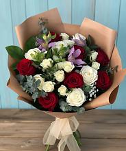 Букет цветов из:  Розы и Альстромерии в Славянске-на-Кубани