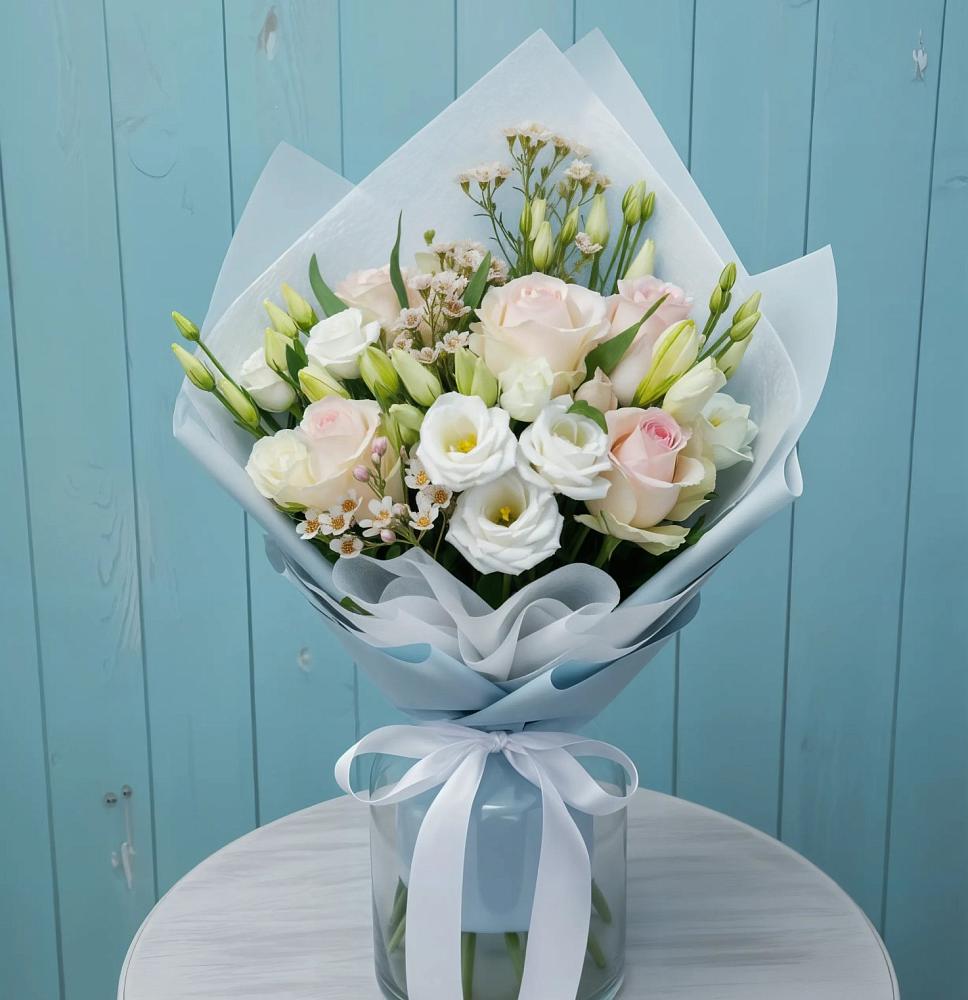 Букет цветов из: Розы и Лизиантусы в Славянске-на-Кубани