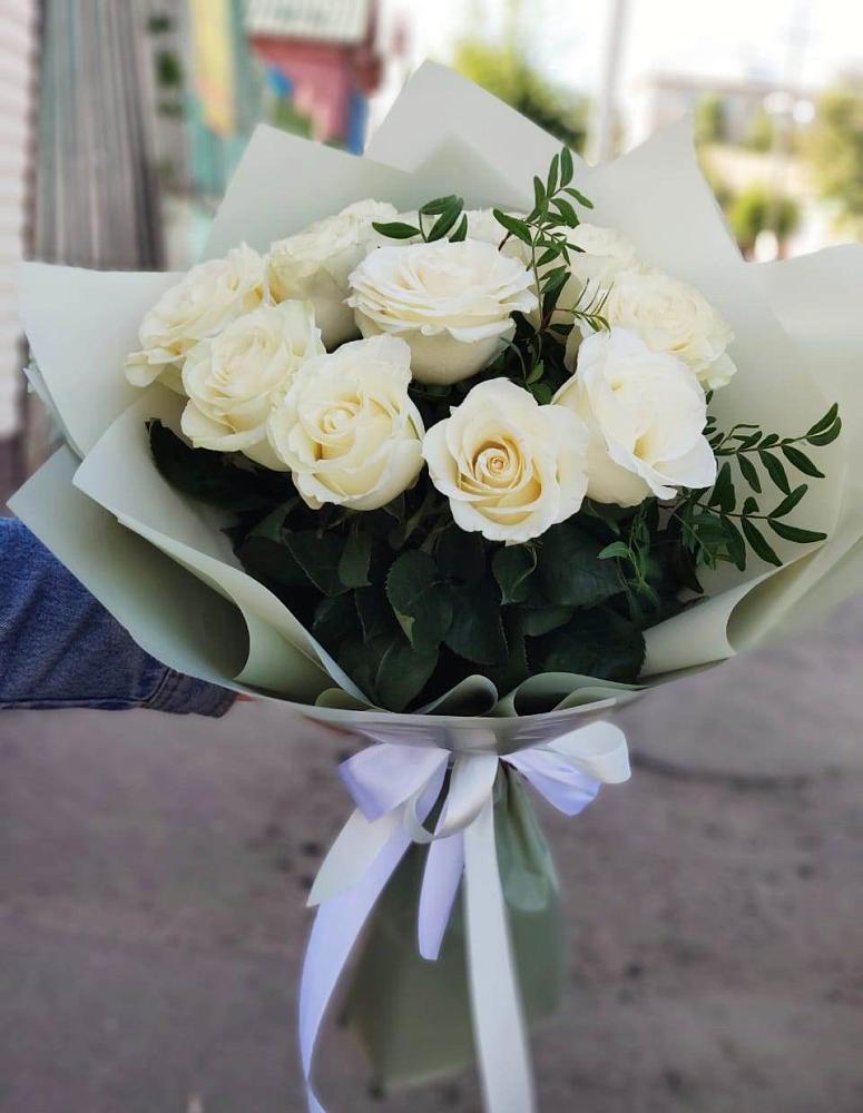 Букет Белые розы Проуд в Славянске-на-Кубани