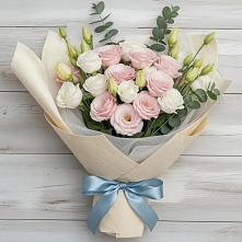 Букет цветов из:  Лизиантусы в Славянске-на-Кубани