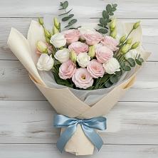 Букет цветов из:  Лизиантусы в Славянске-на-Кубани