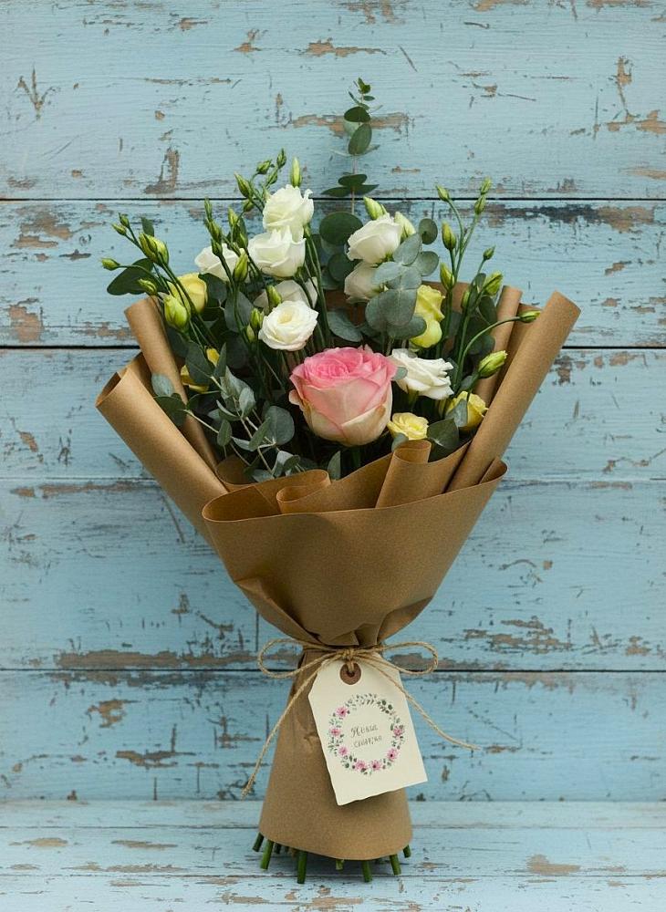 Букет цветов из: Розы и Лизиантусы в Славянске-на-Кубани