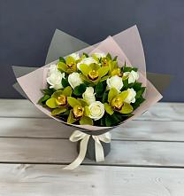 Букет цветов из:  Орхидеи и Розы в Славянске-на-Кубани