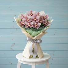 Букет цветов из:  Орхидеи и Розы в Славянске-на-Кубани
