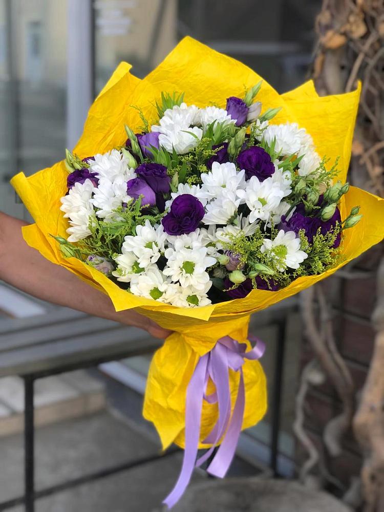 Букет цветов из: Ирисы, Хризантемы и Ромашки в Славянске-на-Кубани