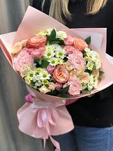 Букет нежные объятья в Славянске-на-Кубани Букет цветов из: Гвоздики, Розы и Хризантемы в Славянске-на-Кубани