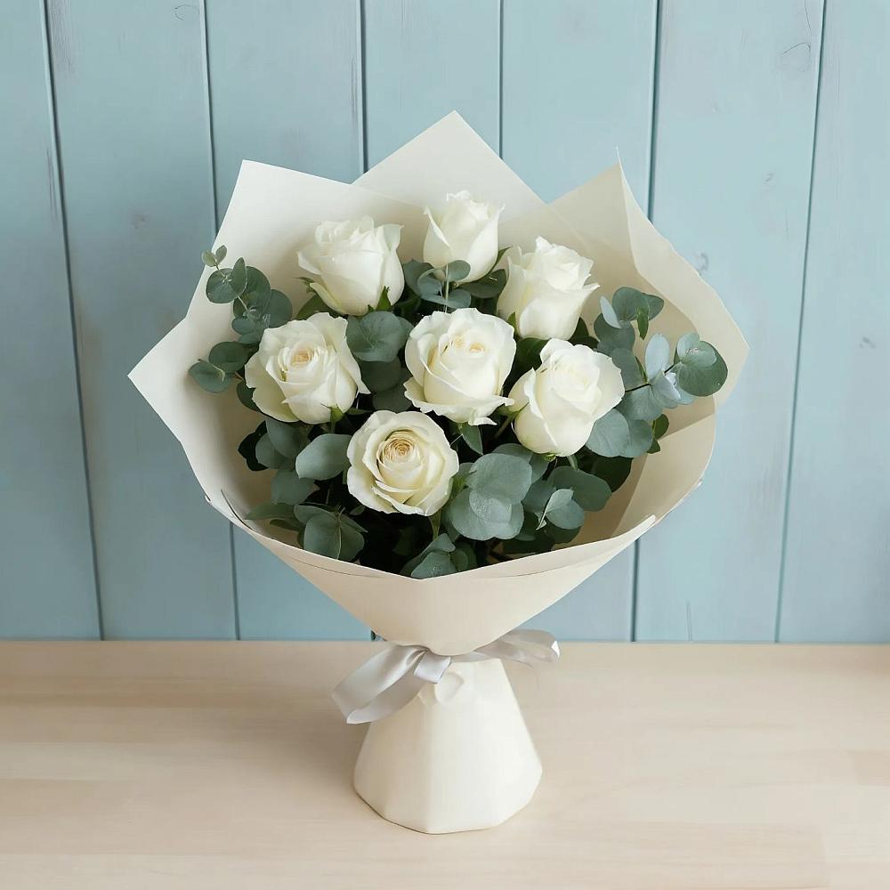 Букет Белые розы в Эвкалипте в Славянске-на-Кубани