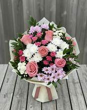 Букет цветов из:  Альстромерии, Гвоздики, Розы и Хризантемы в Славянске-на-Кубани