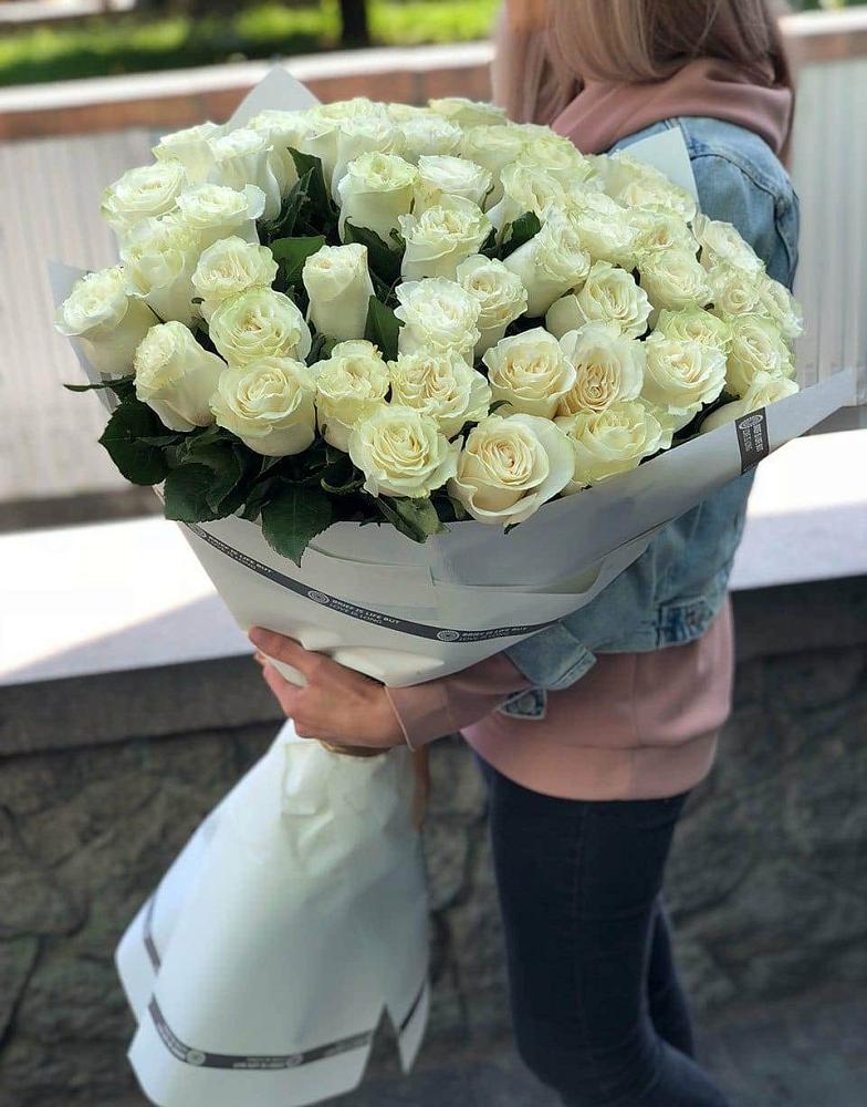 35 Белых роз в Славянске-на-Кубани Букет 35 Белых роз в Славянске-на-Кубани