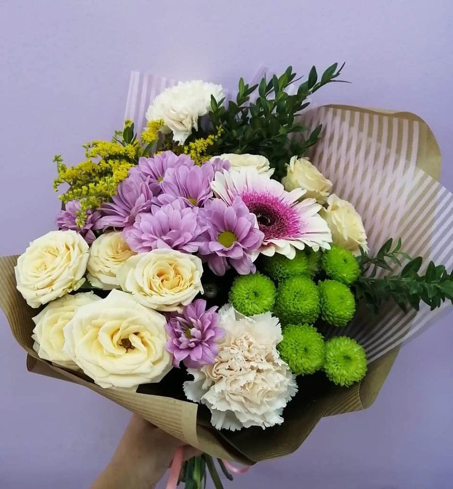 Букет цветов из: Хризантемы, Розы, Гвоздики и Герберы в Славянске-на-Кубани