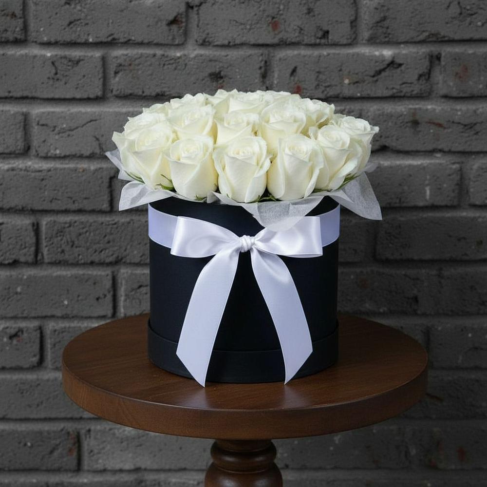 Цветочная композиция из Розы в шляпной коробке в Славянске-на-Кубани