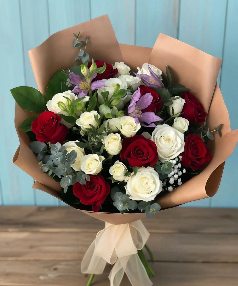 Букет цветов из: Розы и Альстромерии в Славянске-на-Кубани