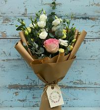 Букет цветов из:  Розы и Лизиантусы в Славянске-на-Кубани