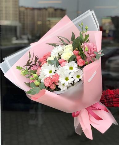Букет цветов из: Розы, Лизиантусы и Хризантемы в Славянске-на-Кубани