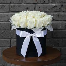 Цветочная композиция из Розы в шляпной коробке в Славянске-на-Кубани