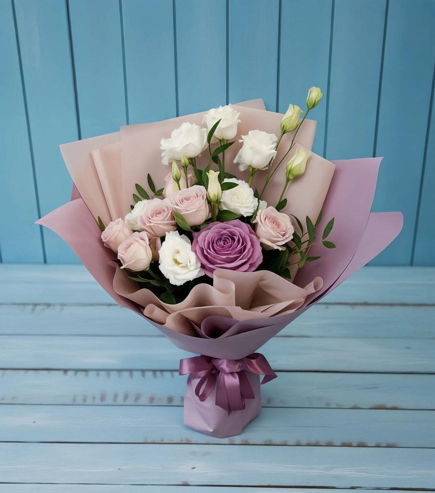 Букет цветов из: Розы и Лизиантусы в Славянске-на-Кубани