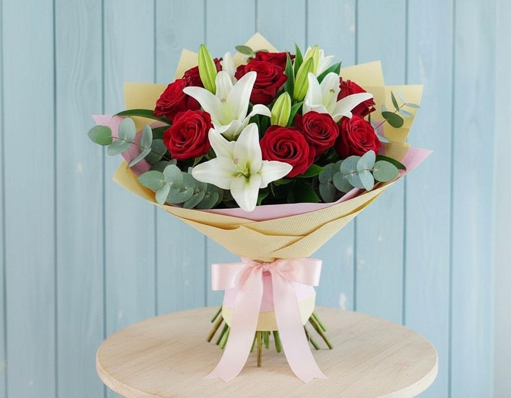 Букет цветов из: Лилии и Розы в Славянске-на-Кубани